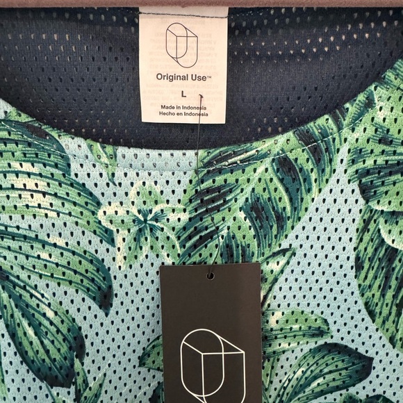 Original Use Leaf Pattern Top - Picture 2 of 3